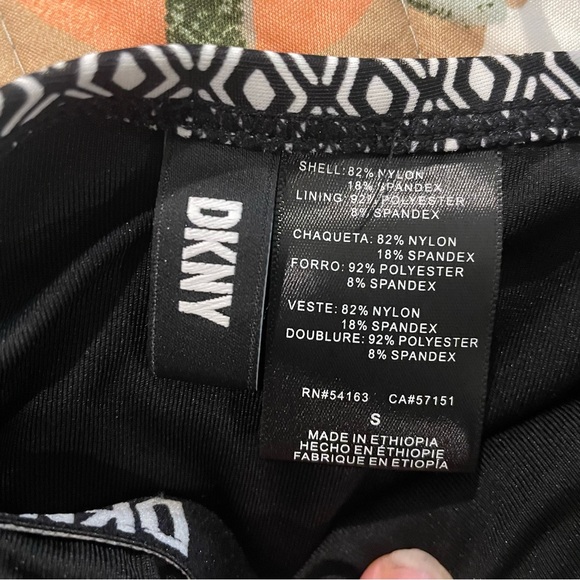 DKNY Black and White Geometric Swimwear Size Small NWT - Picture 3 of 7